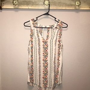 V Neck floral sleeveless top with keyhole back